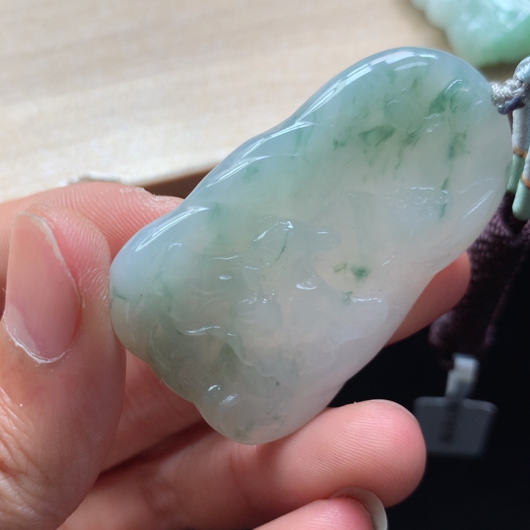 颈饰未镶嵌翡翠吊坠