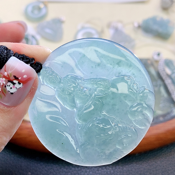 翡翠颈饰未镶嵌翡翠