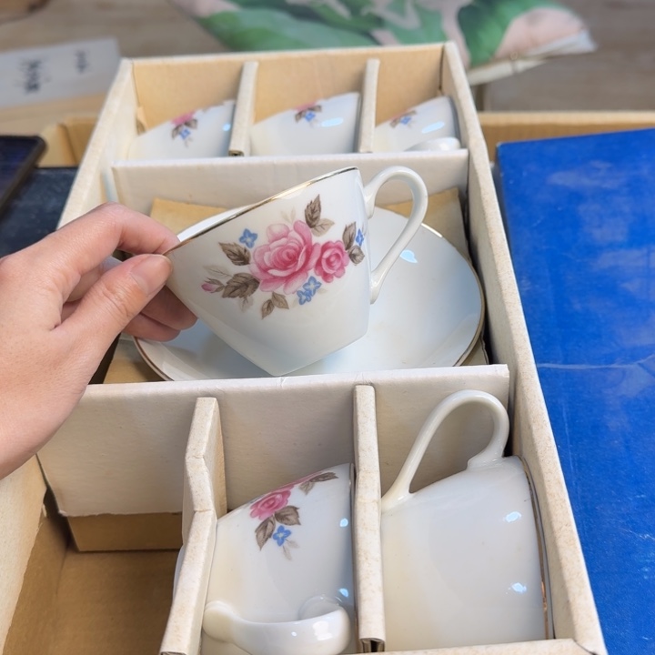 瓷片六客，有轻微脱金