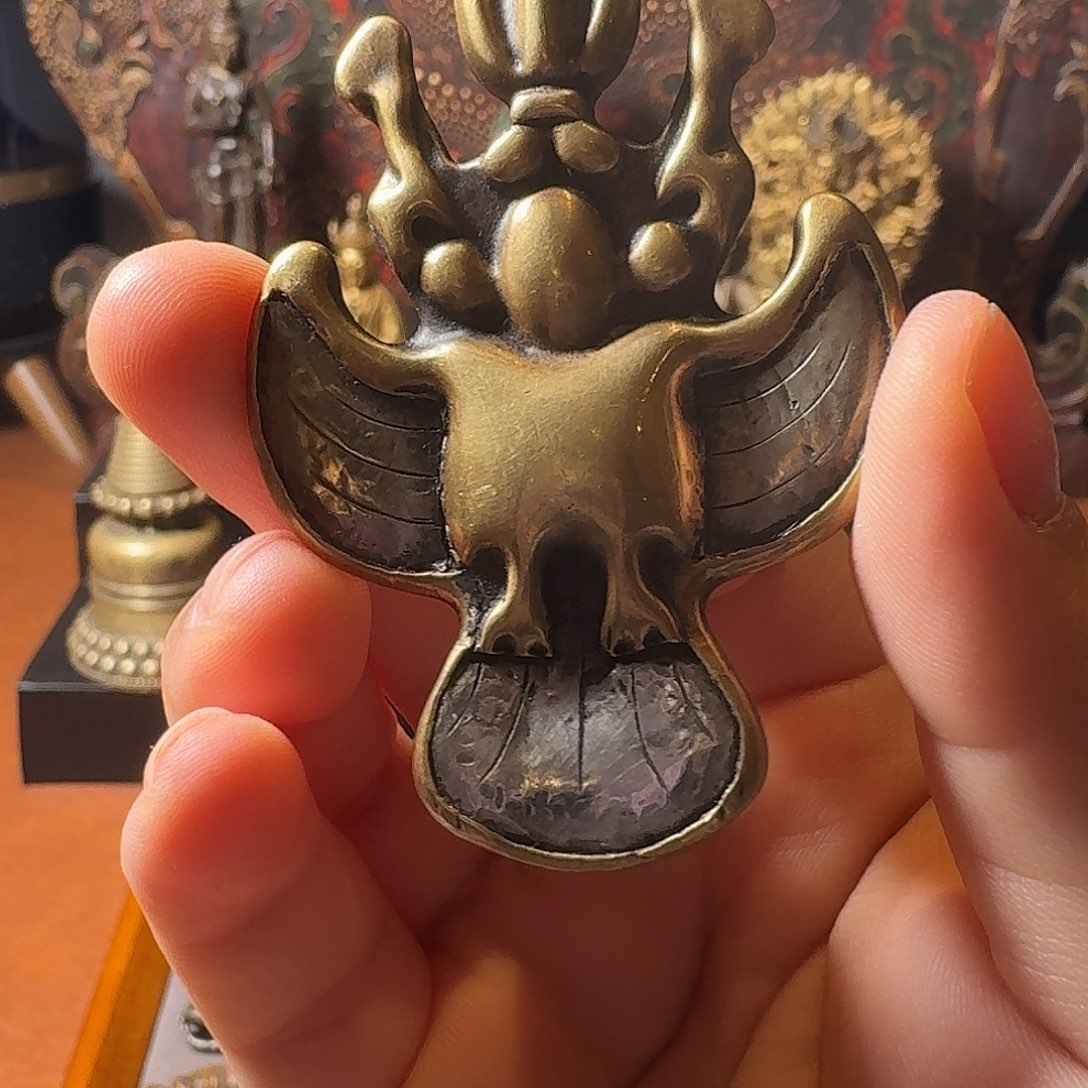 罕见黄铜嵌白铜大鹏鸟托甲