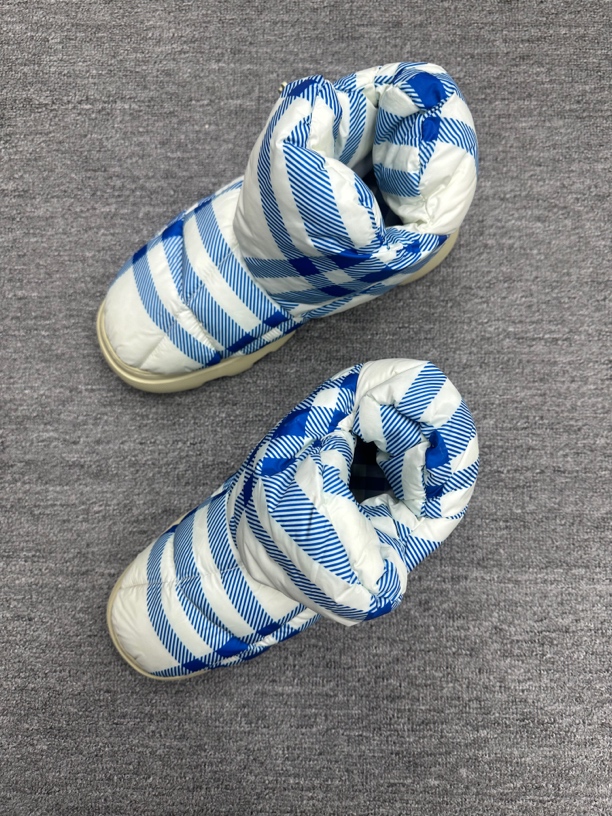 95新 BURBERRY/博柏利 43 Burberry 羽绒棉鞋 准新