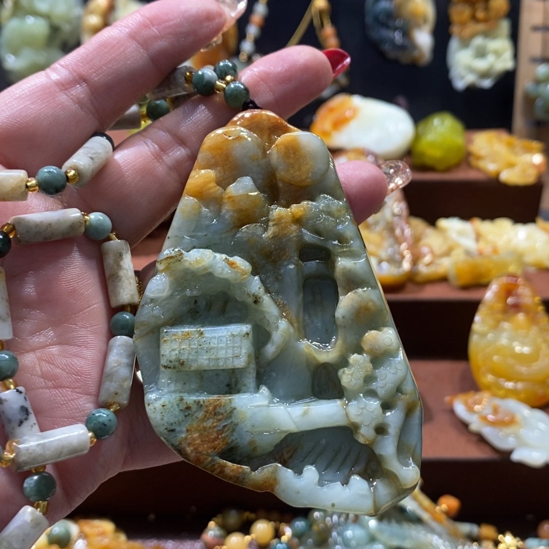 蛇纹石玉颈饰未镶嵌