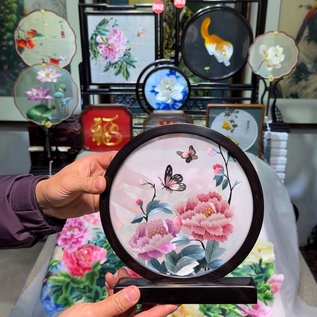 刺绣刺绣工艺精湛