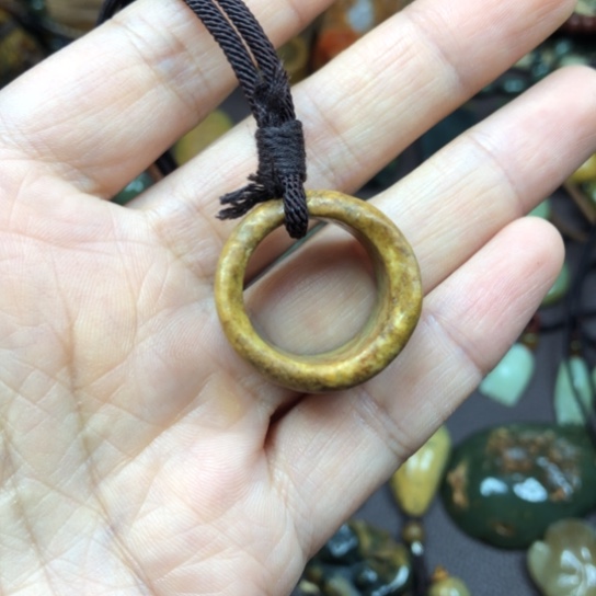 岫岩河磨玉（透闪石质玉）挂件未镶嵌