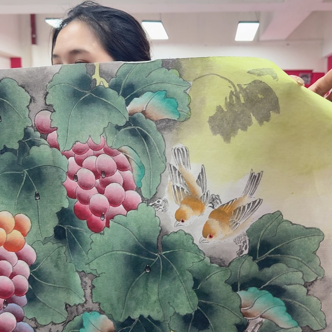 国画四尺斗方葡萄
