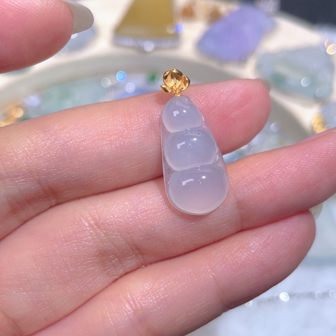 颈饰18K金镶嵌翡翠翡翠