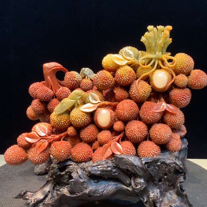 寿山石雕工漂亮石头