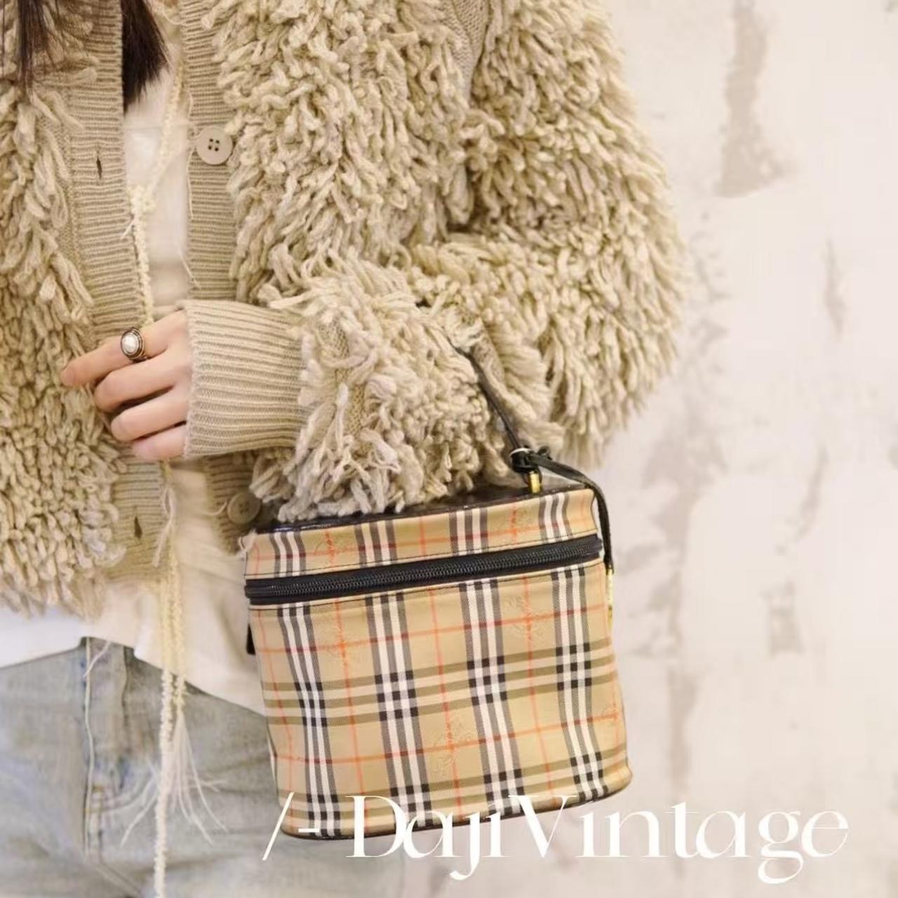 95新 BURBERRY/博柏利 大吉中古/Burberry战马格纹金币化妆盒手提