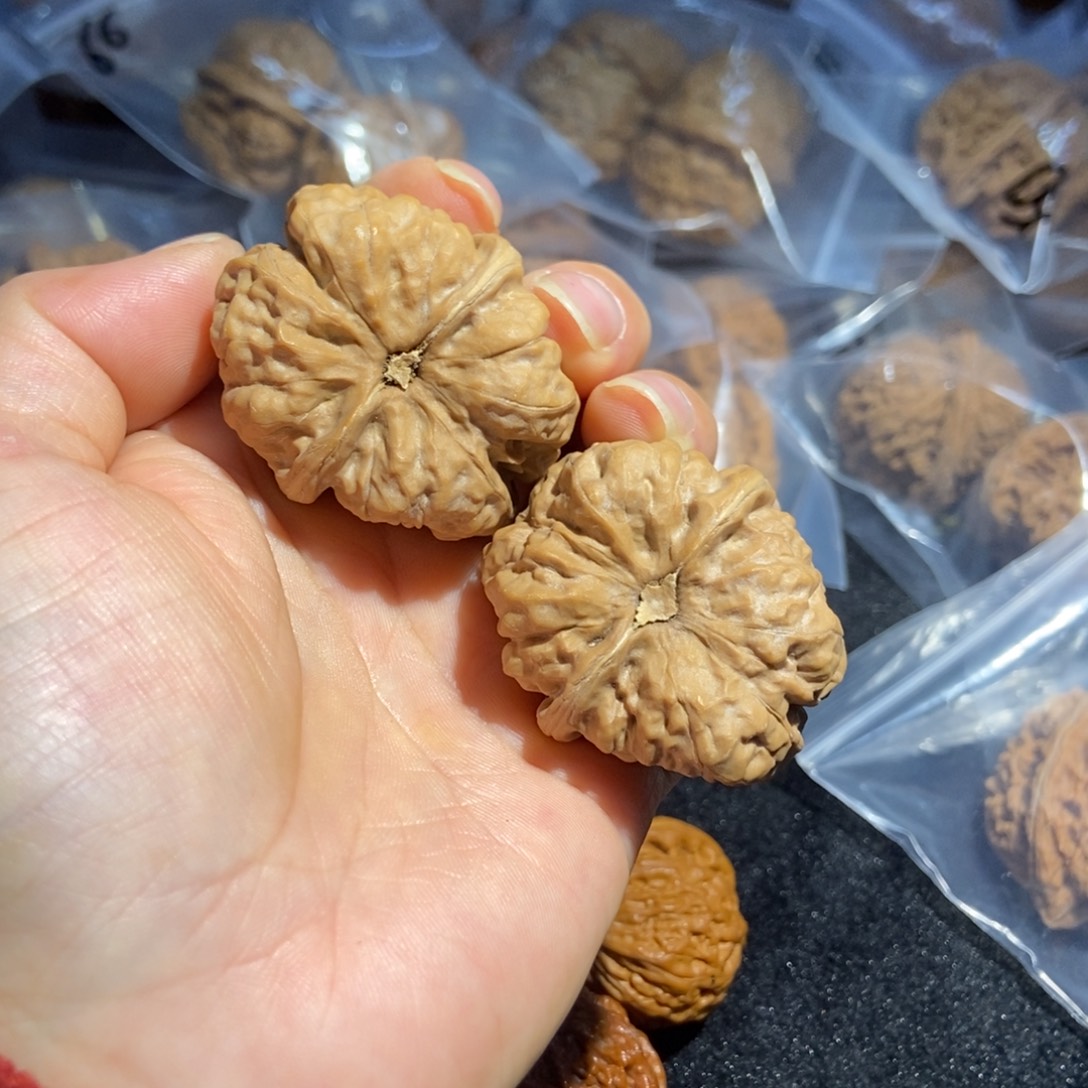 文玩核桃吊坠蛤蟆头40尺寸120