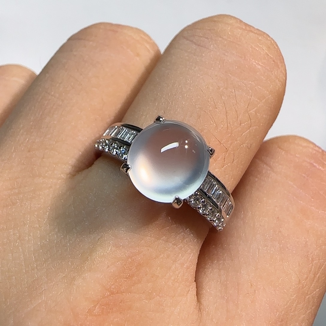 翡翠18K金镶嵌戒指蛋面