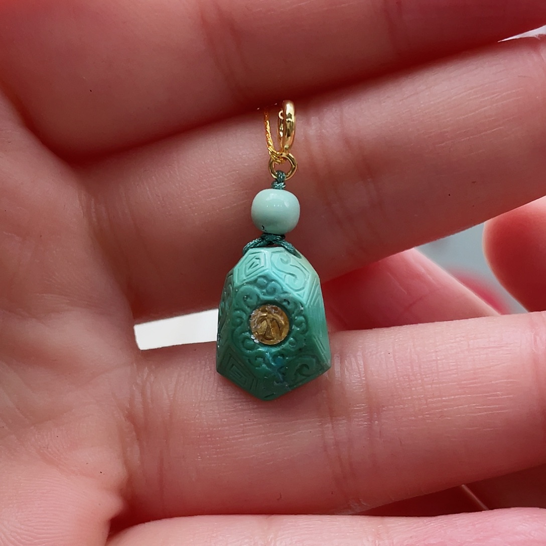 绿松石颈饰未镶嵌