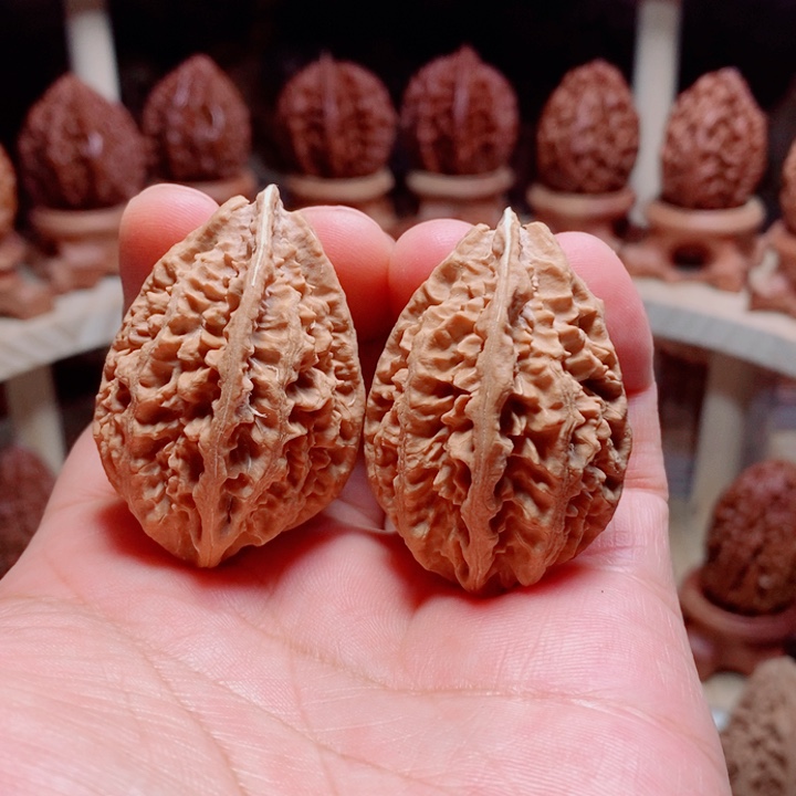 文玩核桃把件蚂蚁三叉戟