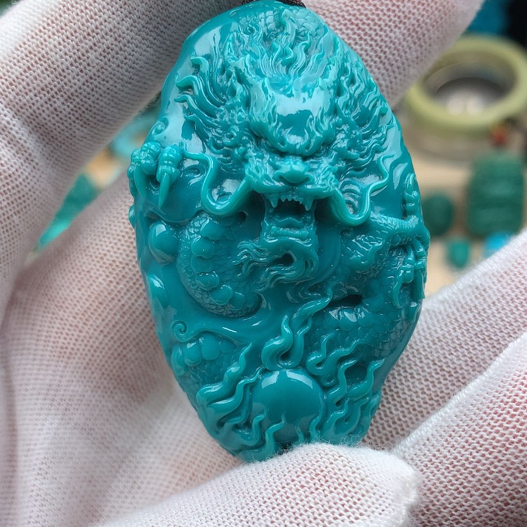 绿松石未镶嵌颈饰