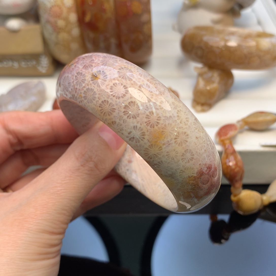 硅化珊瑚（珊瑚玉）手镯未镶嵌57口