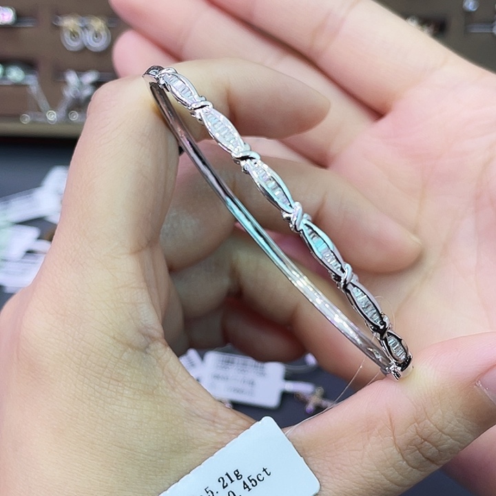 钻石18K金镶嵌手镯