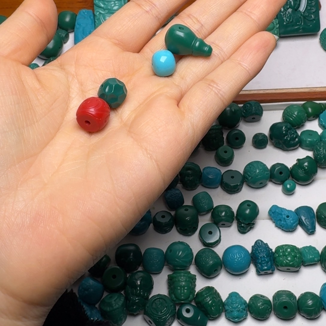 琉璃颈饰科技松配饰