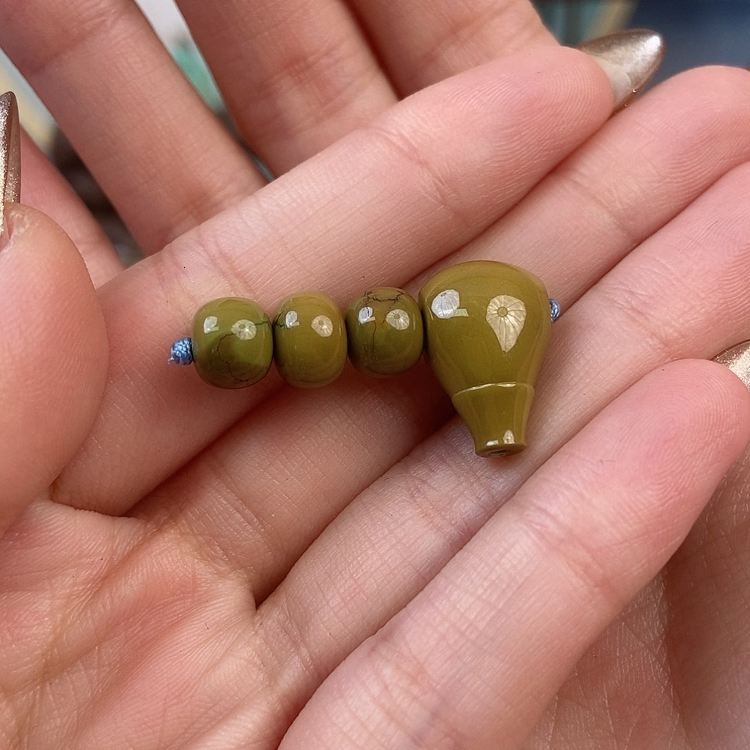 绿松石饰品未镶嵌