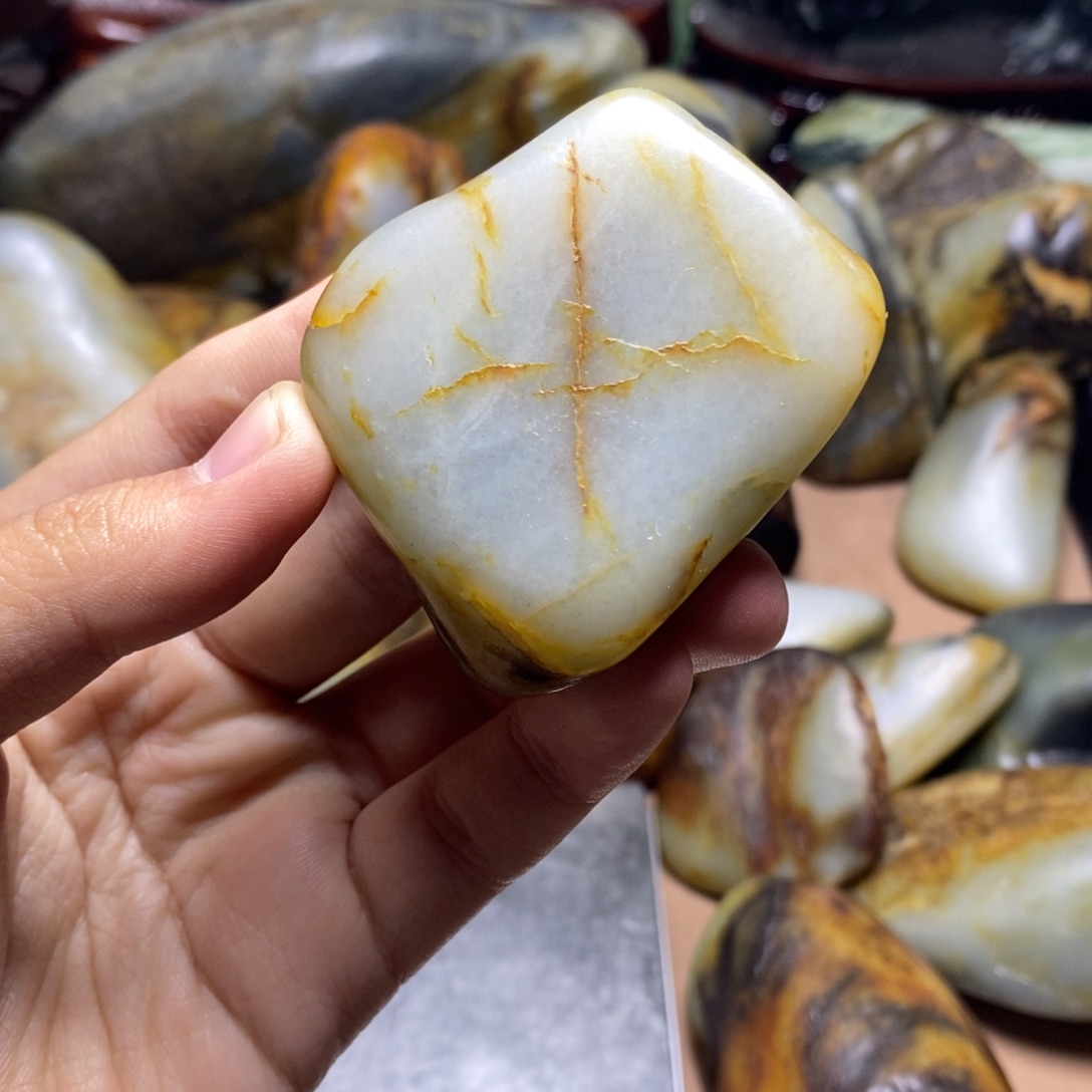 和田玉（子料）未镶嵌把件