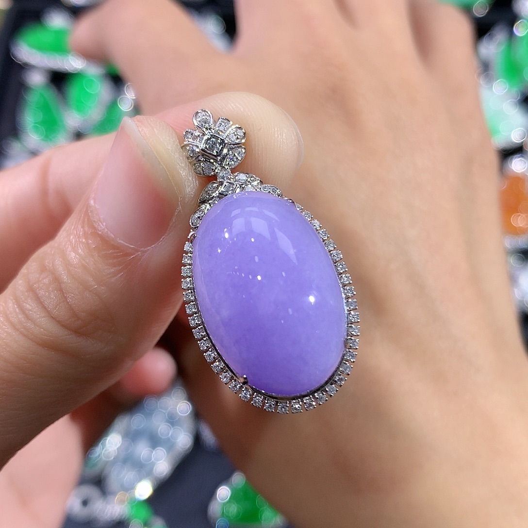 翡翠18K金镶嵌颈饰