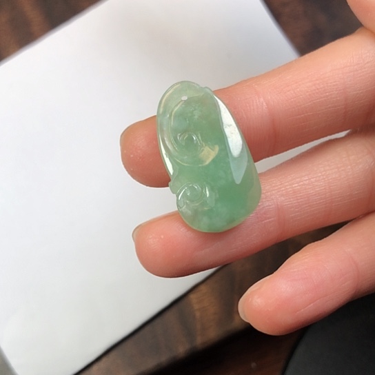 翡翠未镶嵌颈饰缅甸A货，每天下午1点半开播