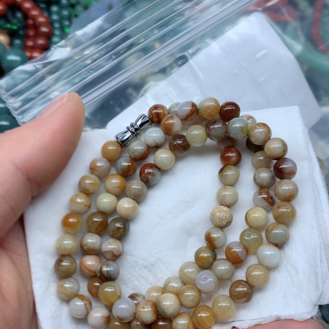 翡翠颈饰未镶嵌翡翠