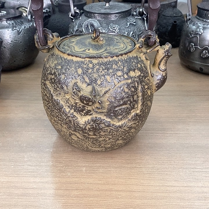 1螃蟹兽嘴砂铁壶1200毫升纯手工打造