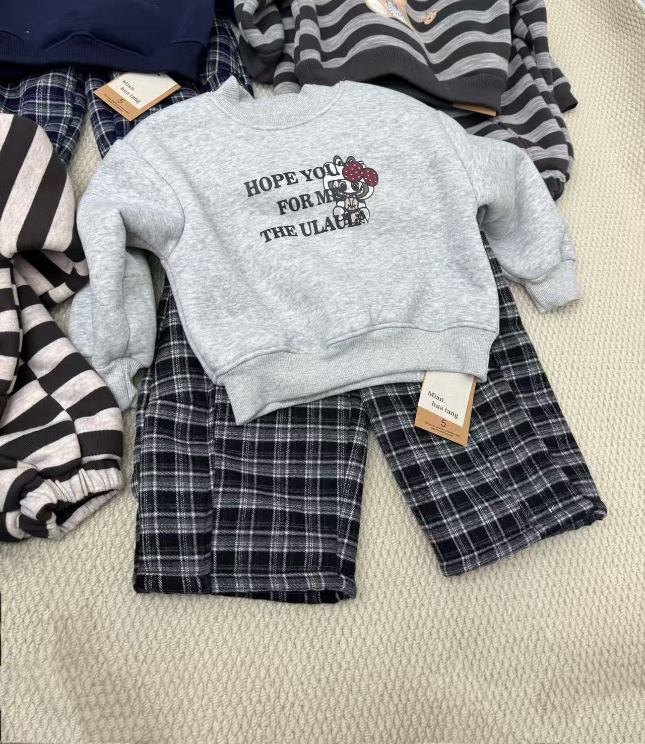 格子弯刀加绒裤➕卫衣