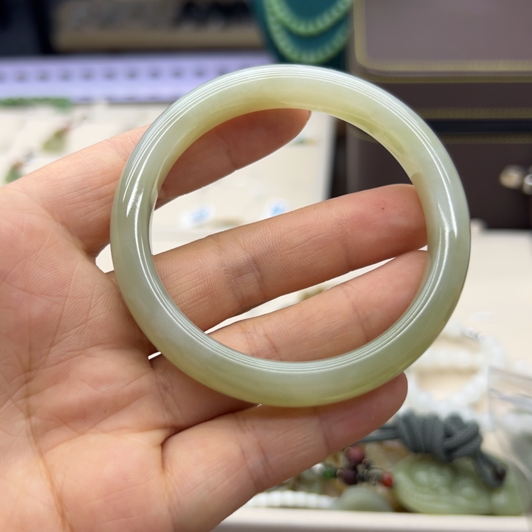 和田玉未镶嵌手镯57.2圈围A252