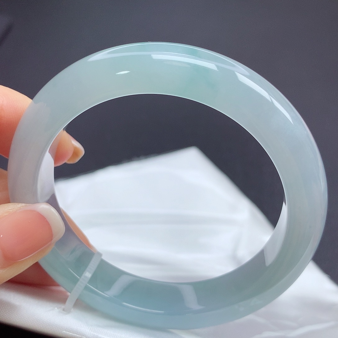 翡翠手镯未镶嵌11n n n n n n n n