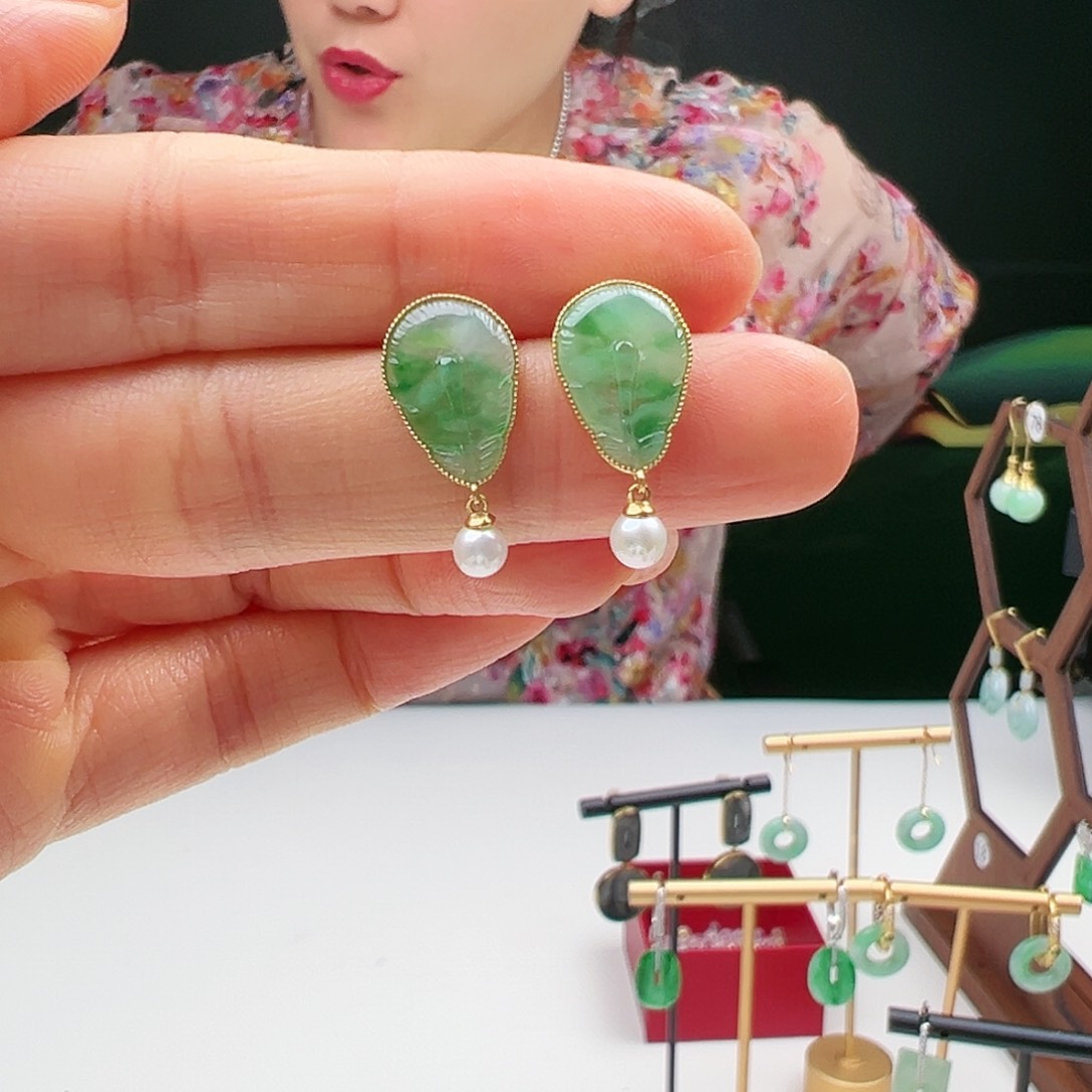 翡翠耳饰18K金镶嵌天然翡翠耳饰18k金镶嵌