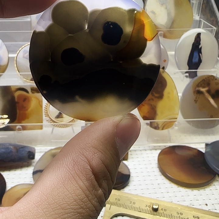 玛瑙/玉髓未镶嵌珠宝奇石