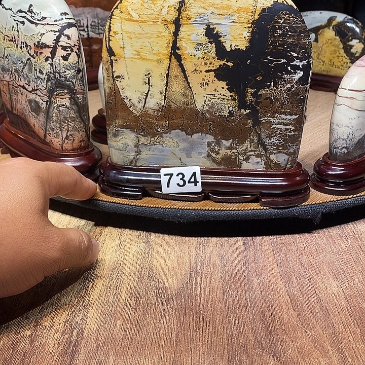 珠***m香榧木广西柳州国画石头