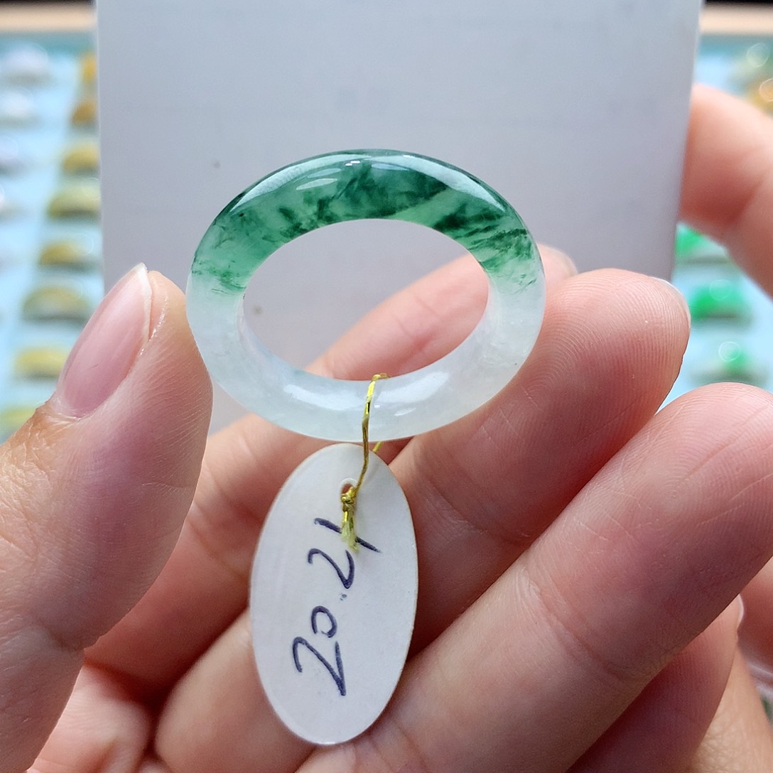 翡翠戒指未镶嵌2021圈