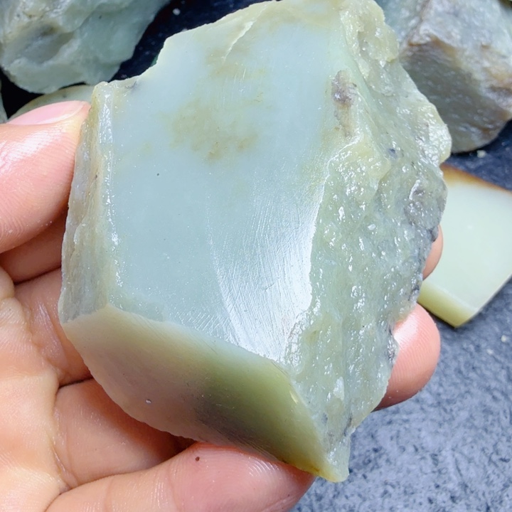 和田玉（糖玉）未镶嵌珠宝奇石