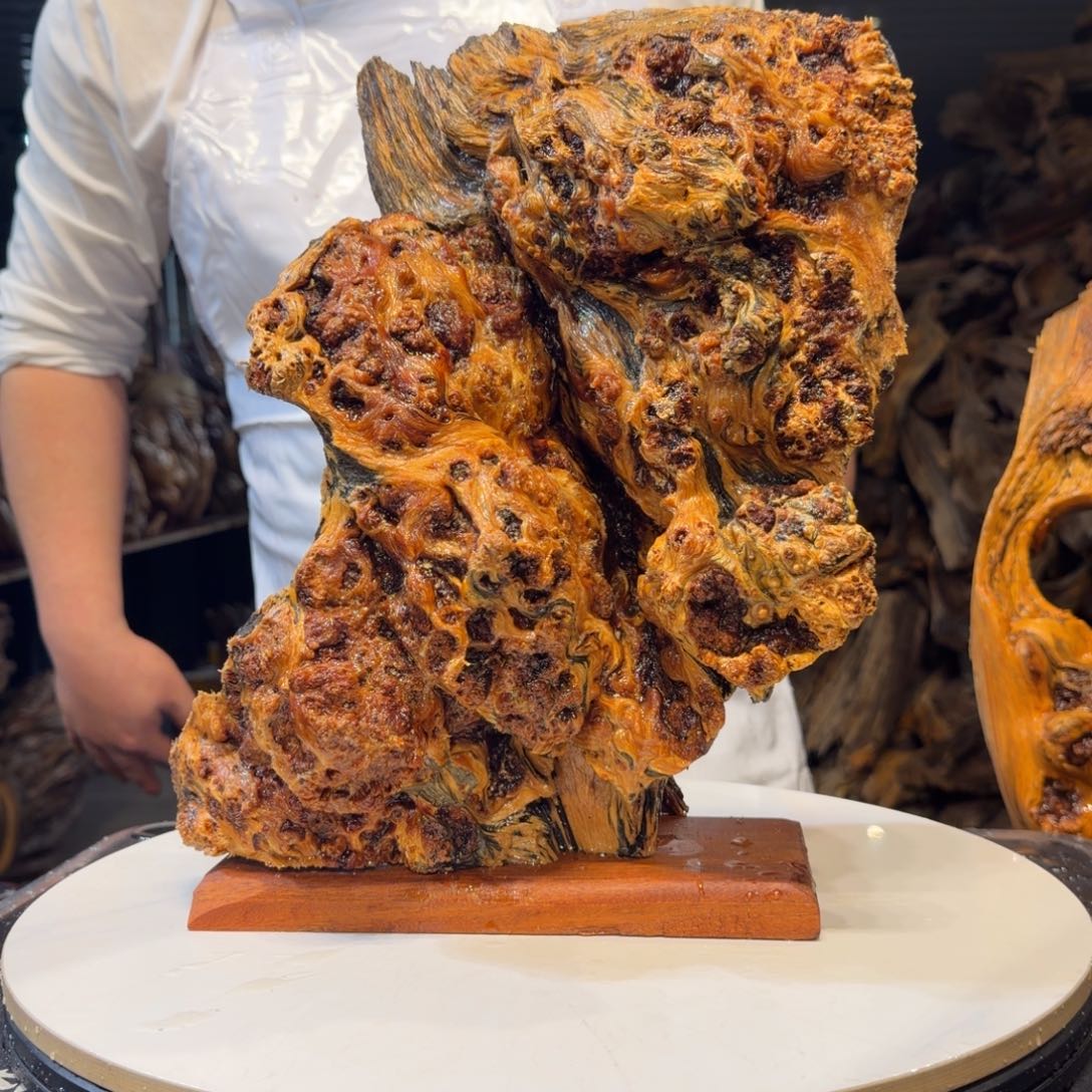 余***峰木王一刀琥珀木摆件35