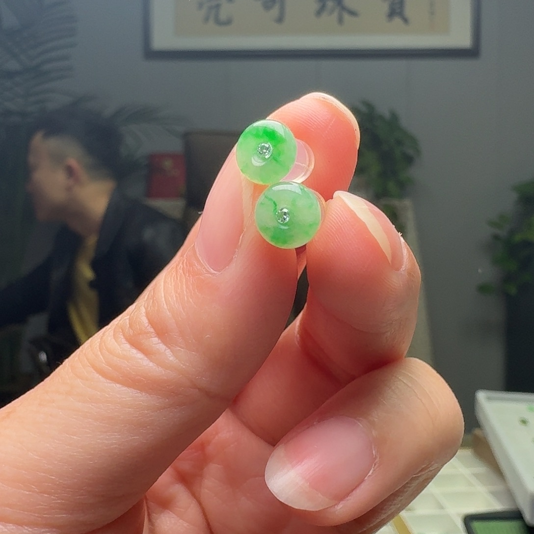 翡翠18K金镶嵌耳饰天然