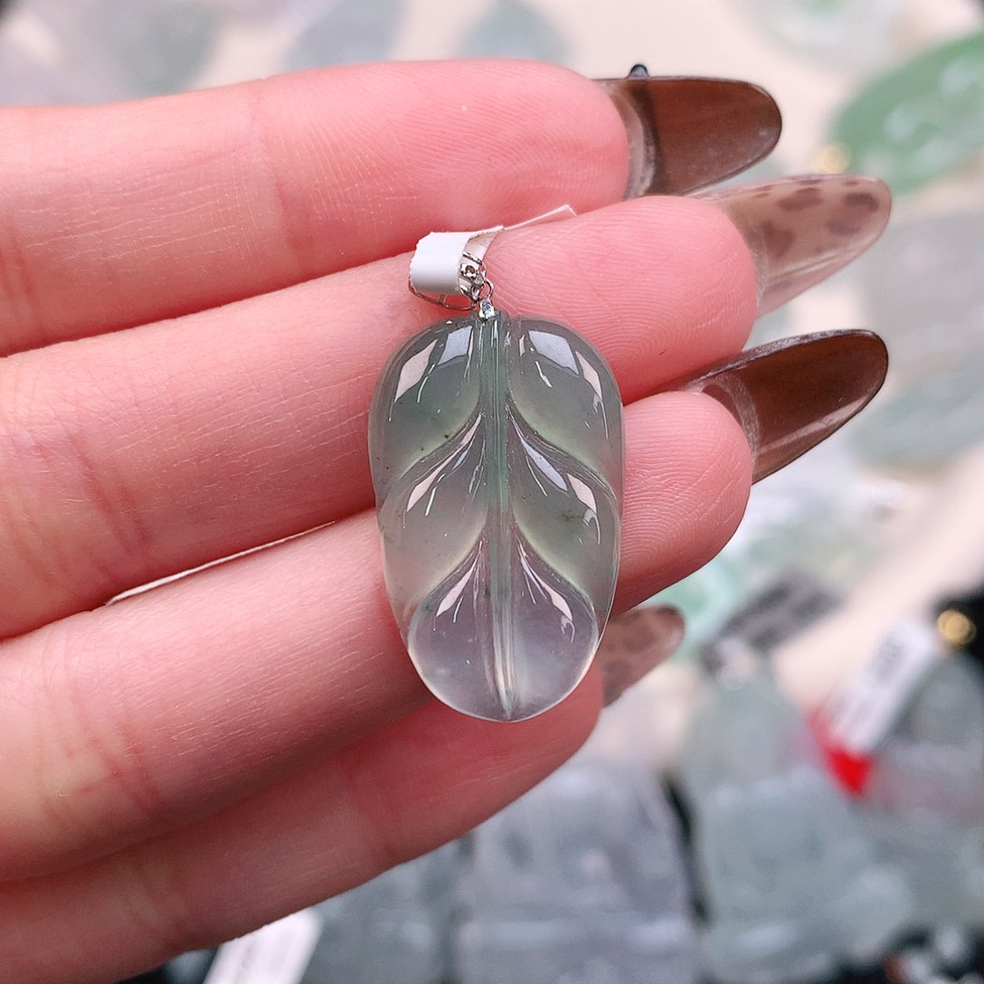 翡翠颈饰18K金镶嵌冰晴叶29.7、24、15.5、3.7