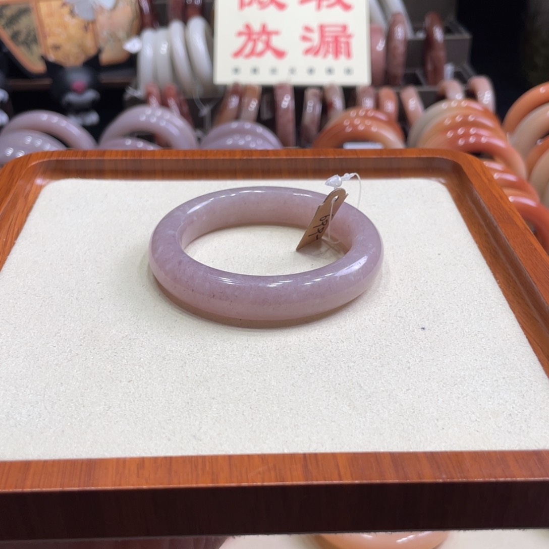 未镶嵌手镯石英质玉萌***尔