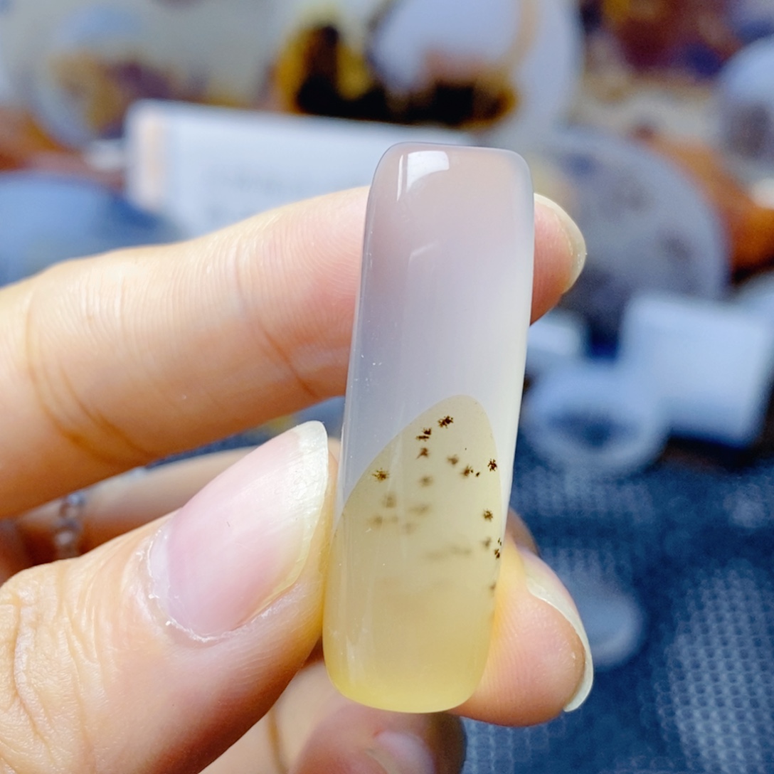 玛瑙/玉髓未镶嵌珠宝奇石