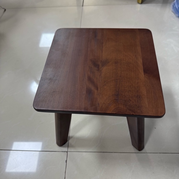 现代原木风小凳子