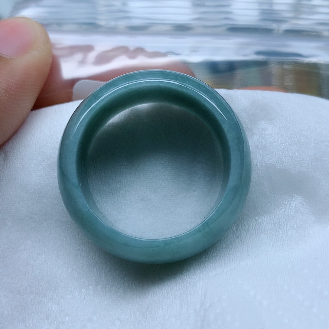 翡翠颈饰未镶嵌手串