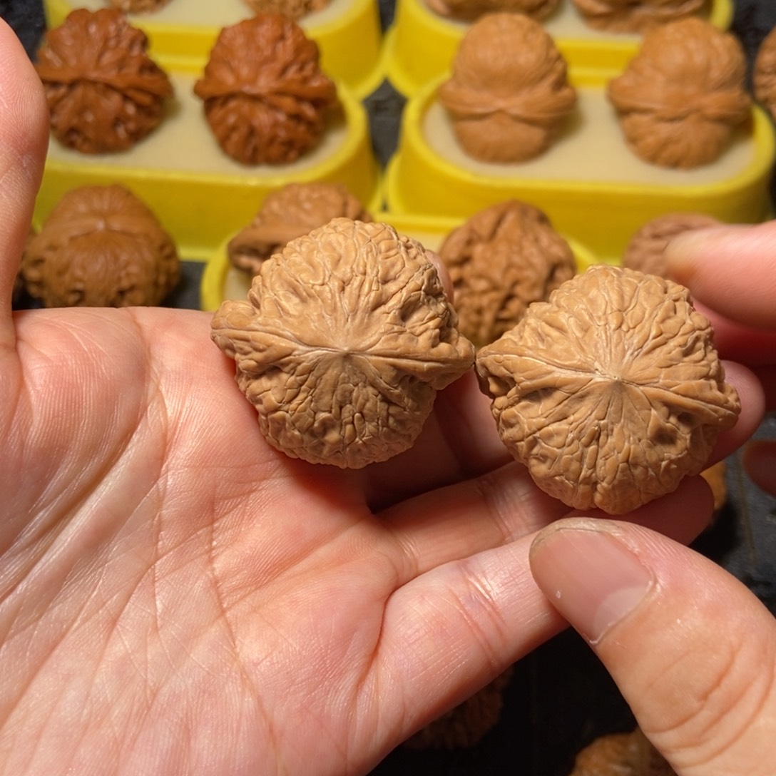 文玩核桃吊坠铁锤精对全品 36