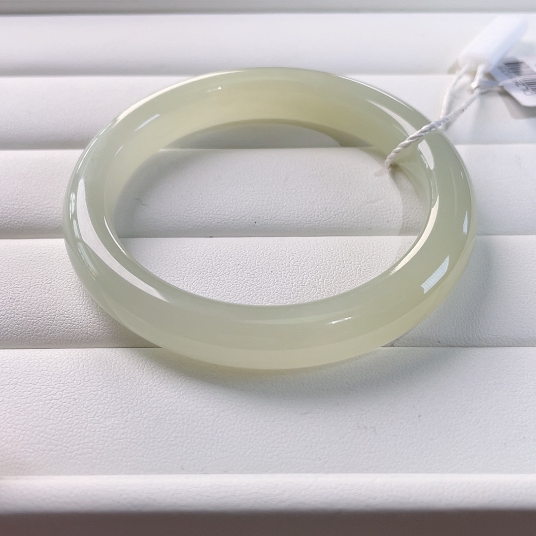 和田玉未镶嵌手镯冰晴毕业 不包容 今日推荐