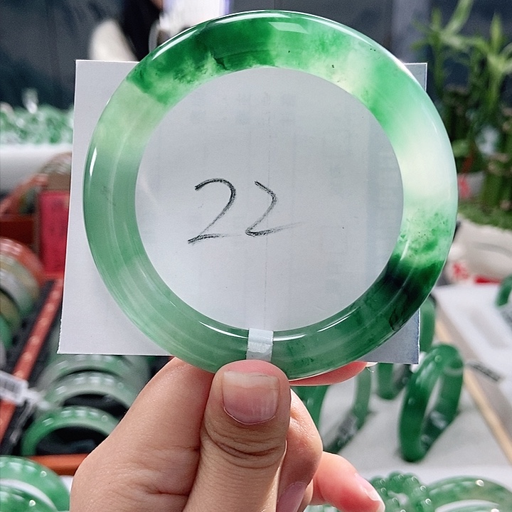 石英质玉手镯未镶嵌