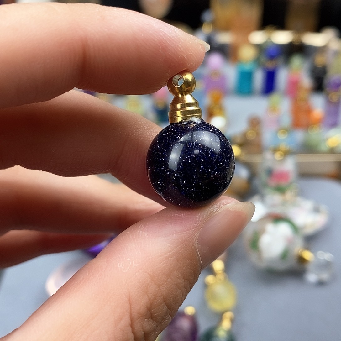 查罗石颈饰合金天然