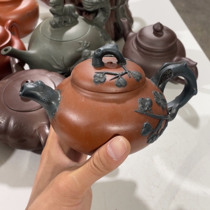 紫砂茶壶老厂紫砂壶一件。