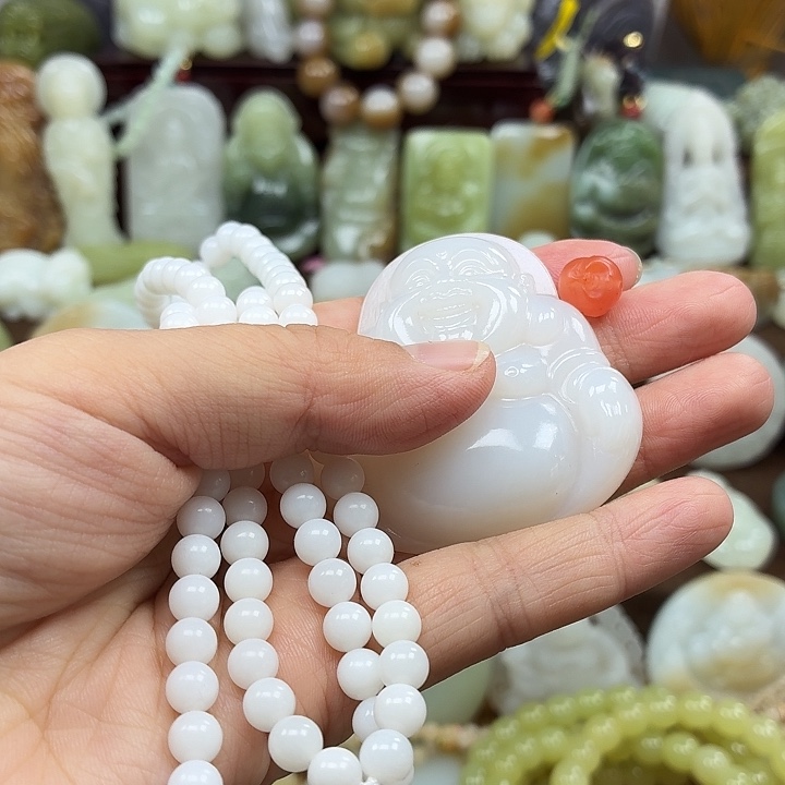 能***n和田玉未镶嵌颈饰