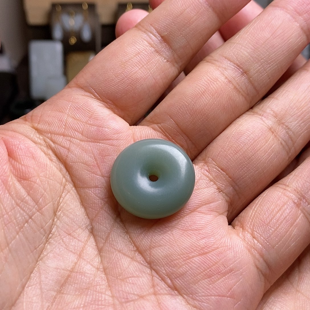 和田玉挂件未镶嵌齐*