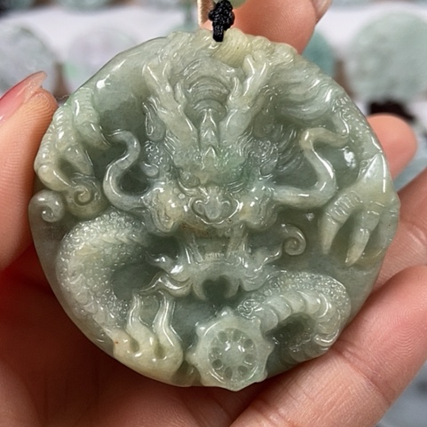 翡翠颈饰未镶嵌龙凤呈祥两面工