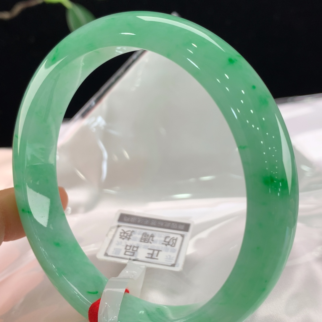 翡翠手镯未镶嵌62圈口0258